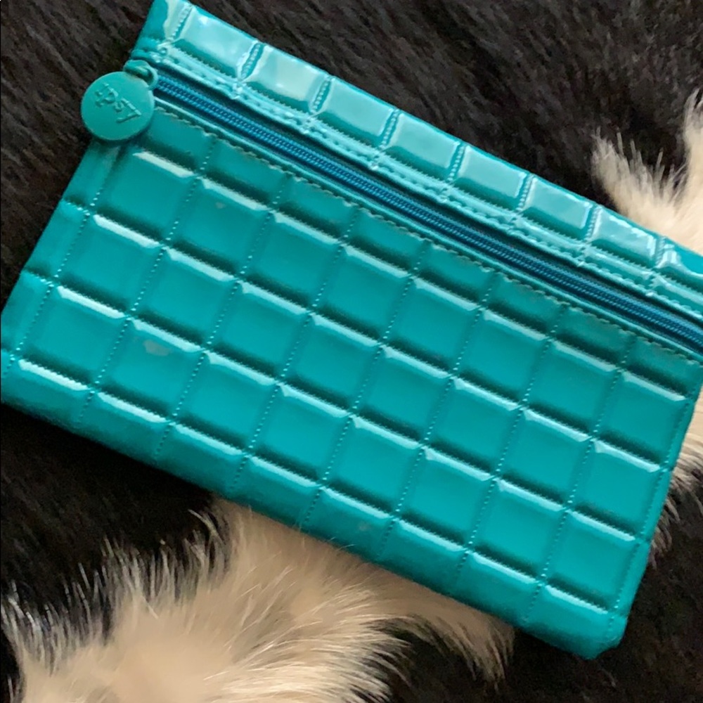 ipsy pouch - Picture 7 of 8